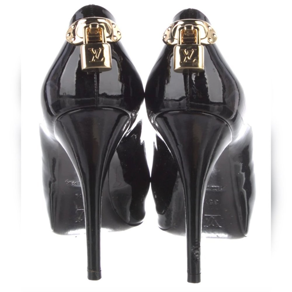 LOUIS VUITTON Lock Patent Leather Pumps - Size 8 EU 38